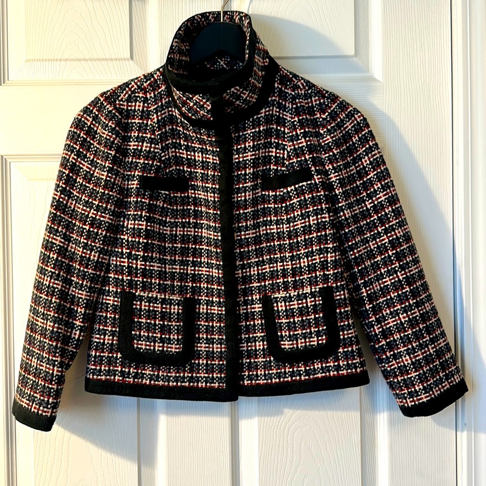 Halogen small plaid cropped blazer. EUC